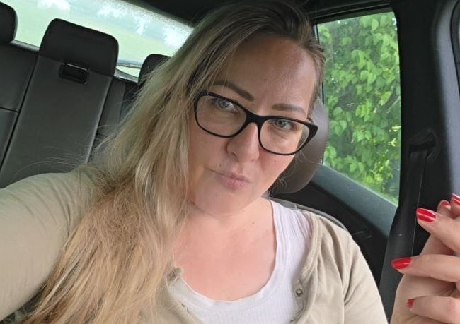 MaraBoobs's Porno Video: Raucherpause im Auto
